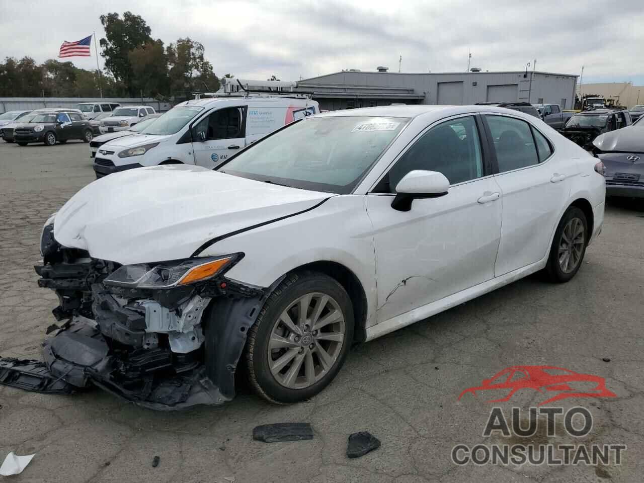 TOYOTA CAMRY 2022 - 4T1C11AK0NU644822