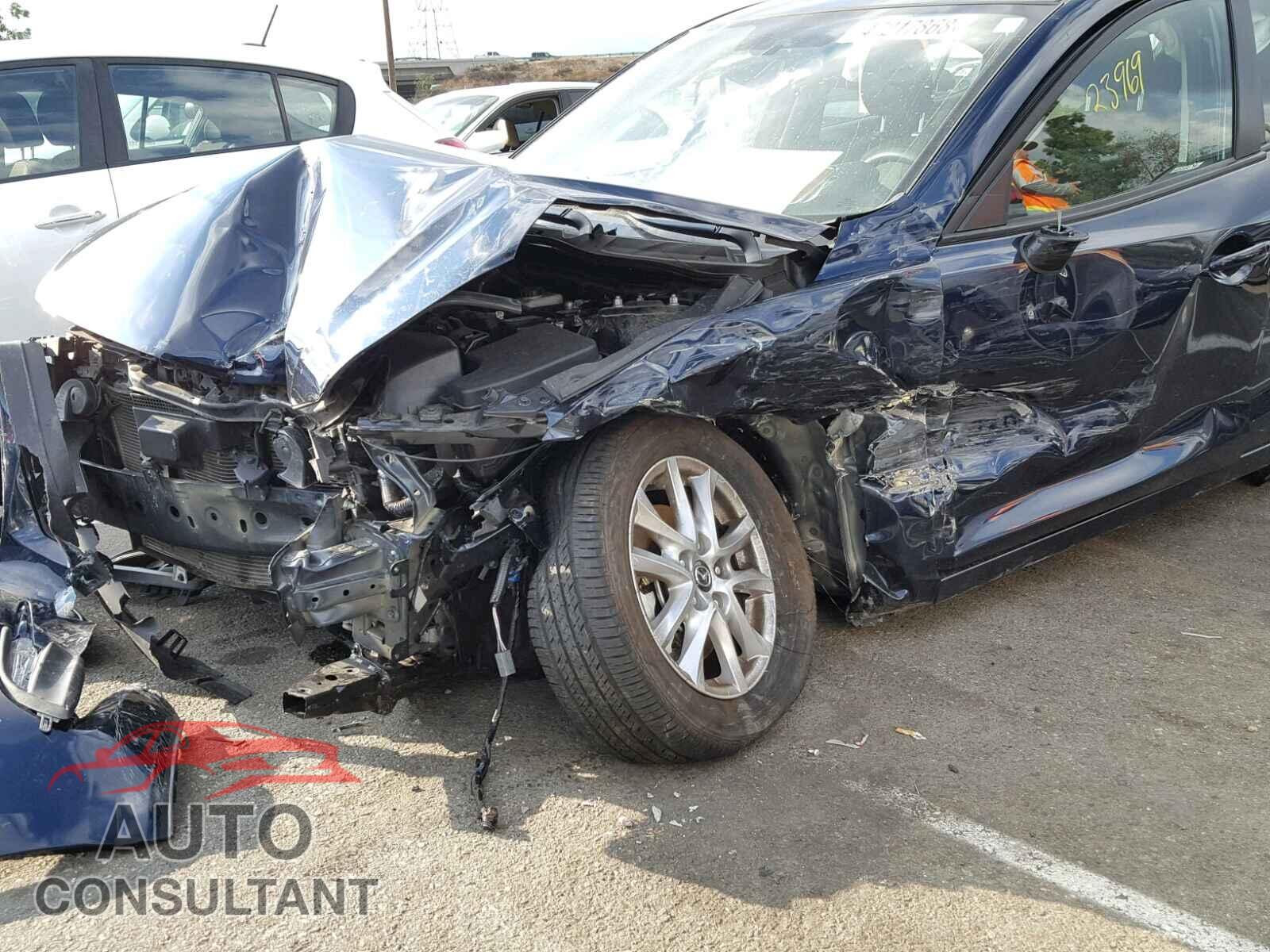 MAZDA 3 2017 - 3MZBN1K70HM120137