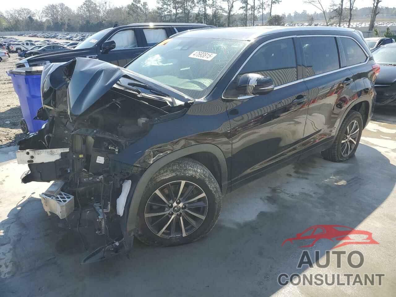 TOYOTA HIGHLANDER 2018 - 5TDKZRFH5JS542628