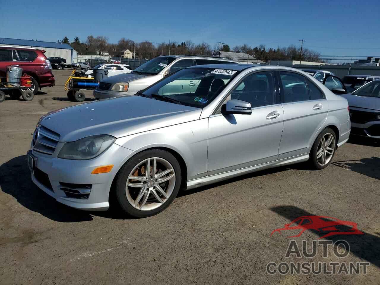 MERCEDES-BENZ C-CLASS 2012 - WDDGF8BB8CR231440