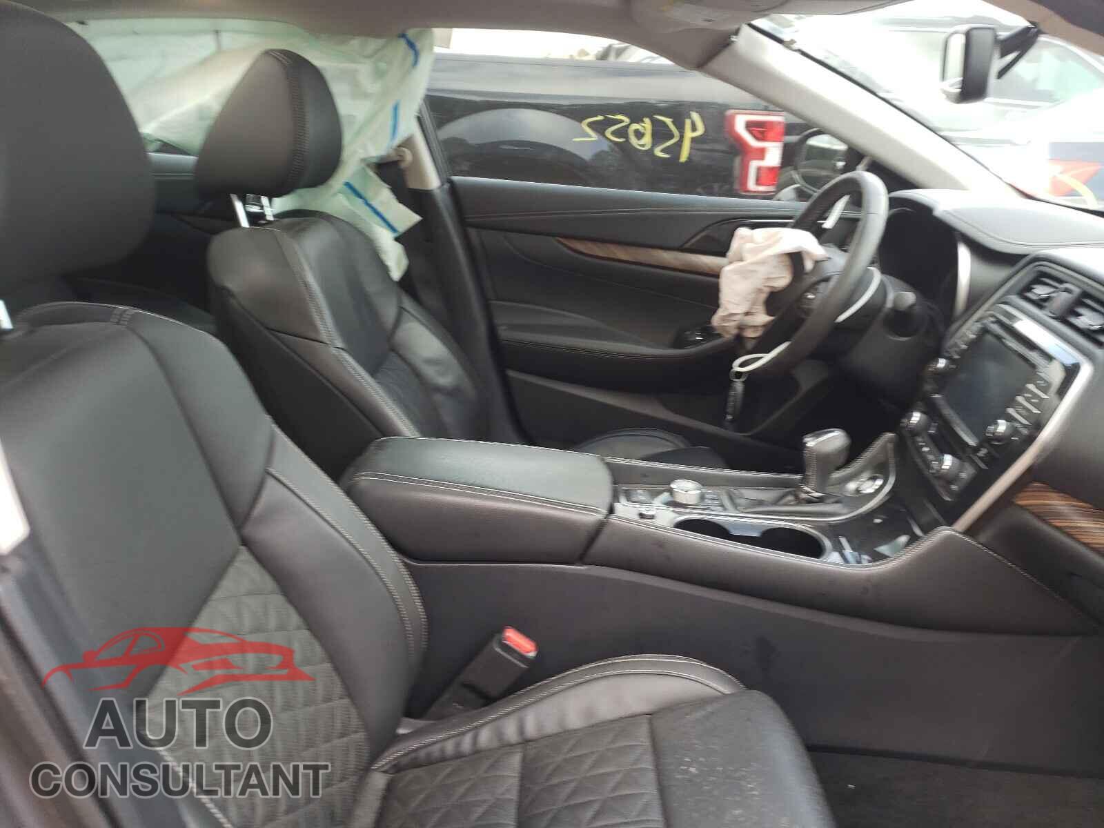 NISSAN MAXIMA 2017 - 1N4AA6AP4HC430906