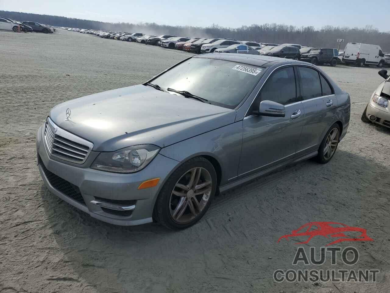 MERCEDES-BENZ C-CLASS 2013 - WDDGF4HB5DR272996