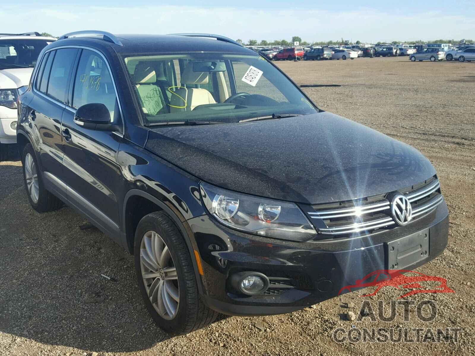 VOLKSWAGEN TIGUAN S 2015 - WVGAV7AX4FW609829