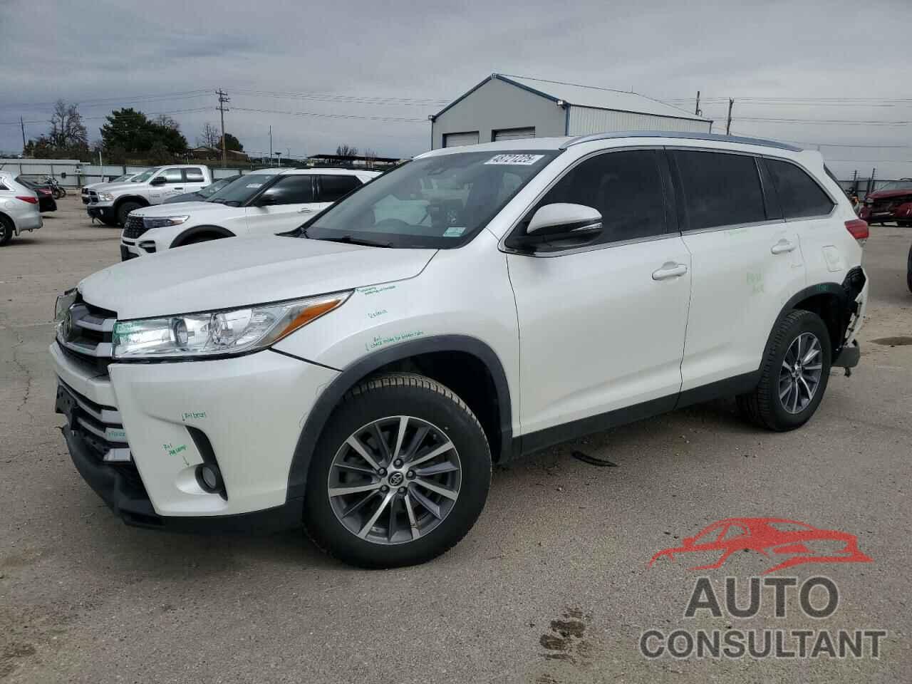 TOYOTA HIGHLANDER 2019 - 5TDKZRFH0KS329751