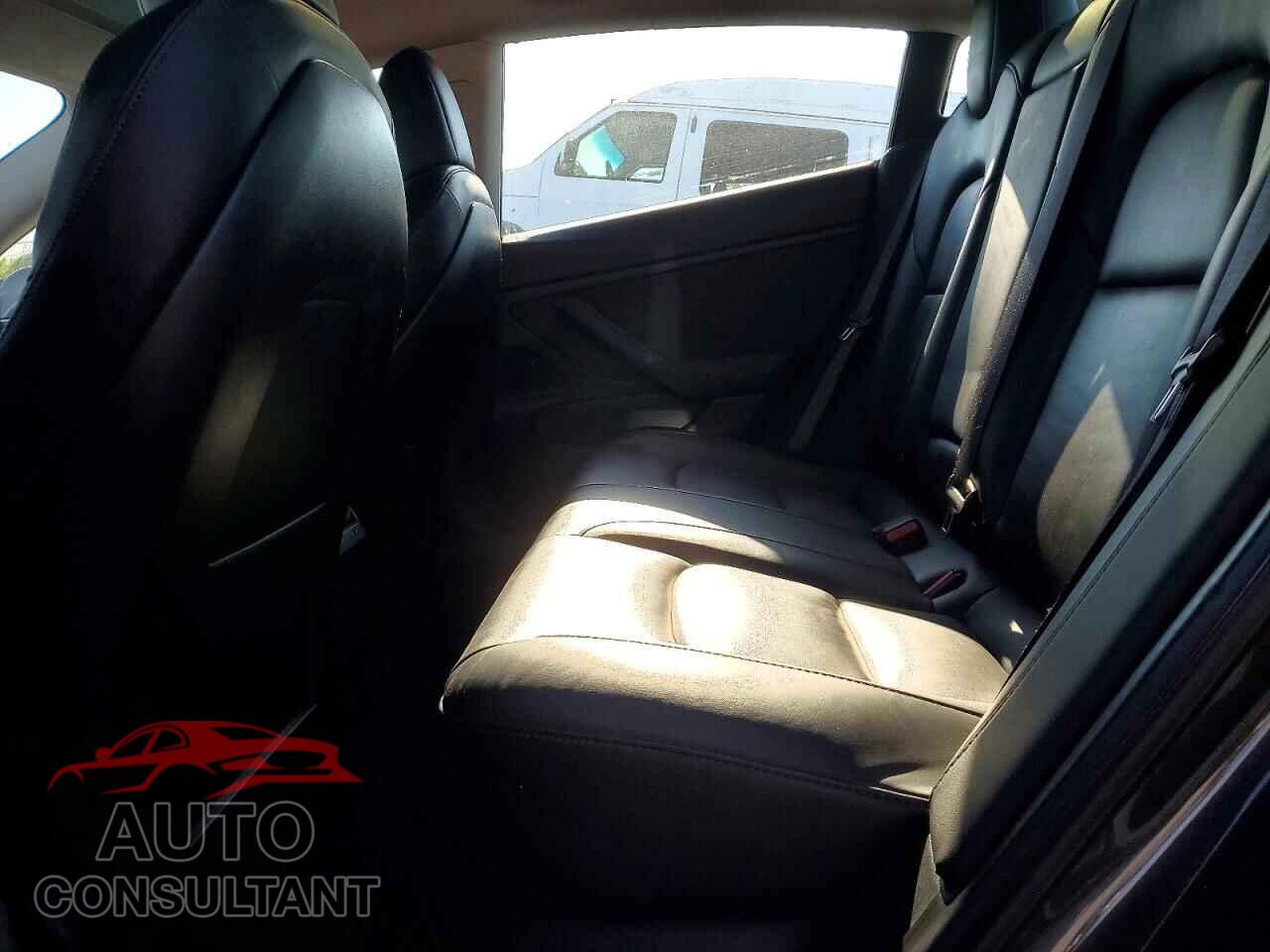 TESLA MODEL 3 2018 - 5YJ3E1EB9JF077192