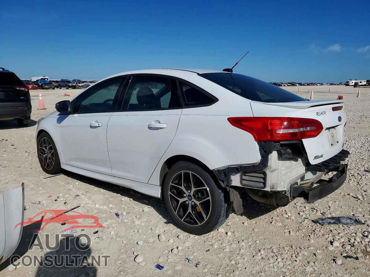 FORD FOCUS 2015 - 1FADP3F28FL280836