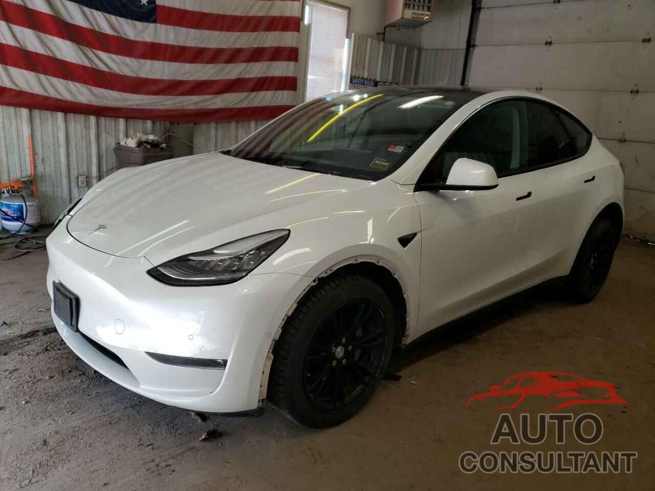TESLA MODEL Y 2021 - 5YJYGDEEXMF302400