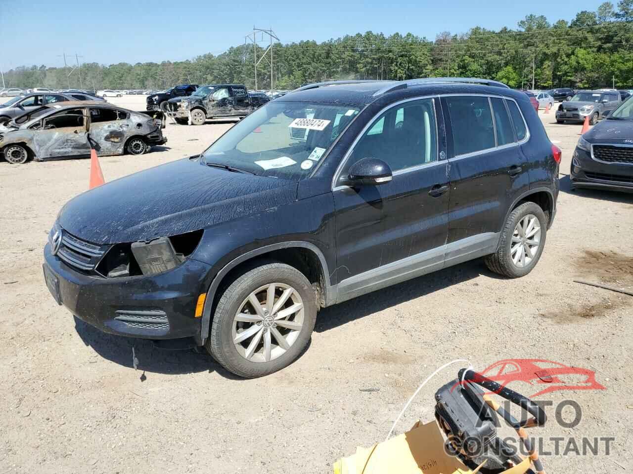 VOLKSWAGEN TIGUAN 2017 - WVGSV7AX9HK008950