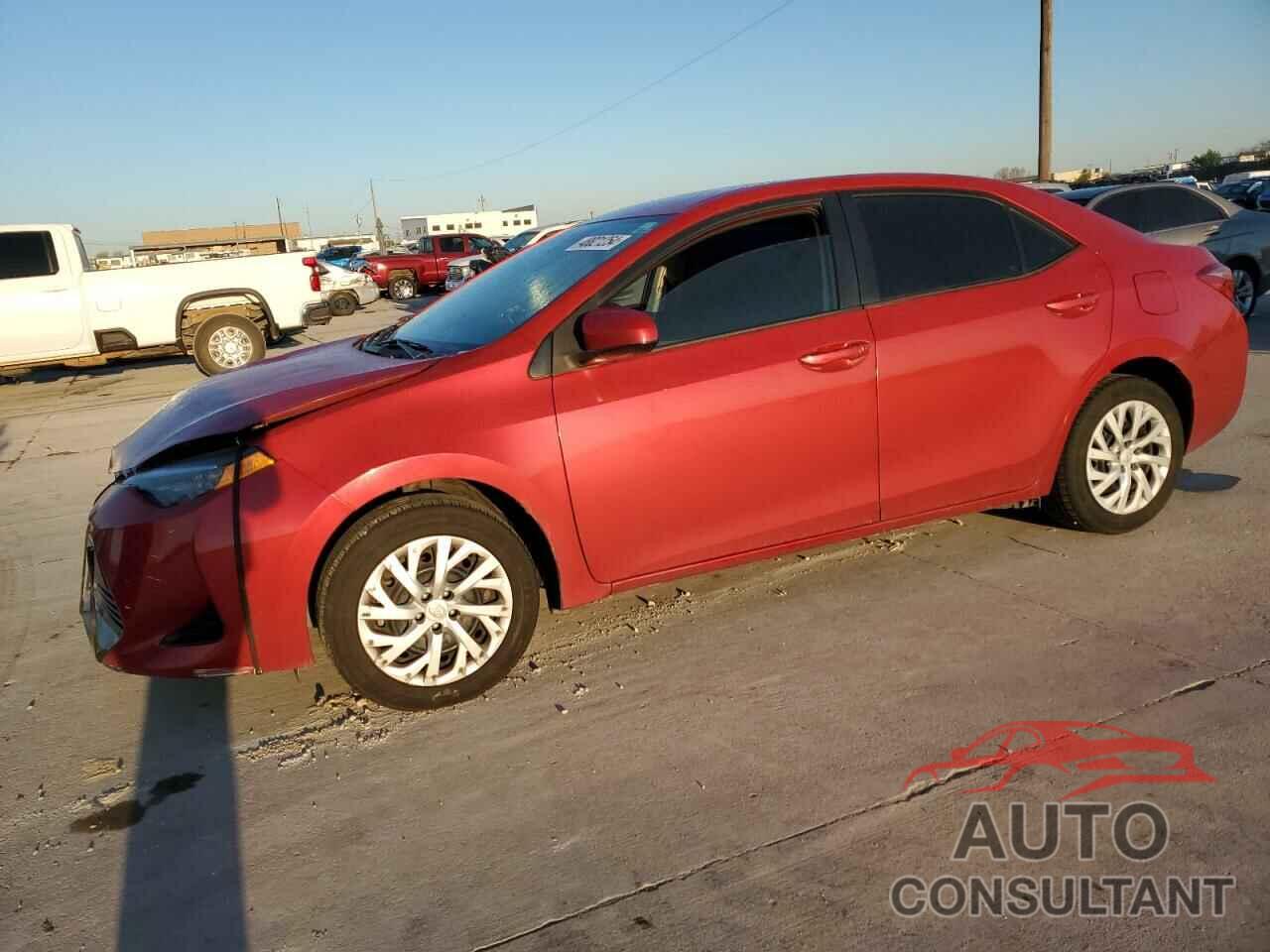 TOYOTA COROLLA 2018 - 5YFBURHE6JP845461