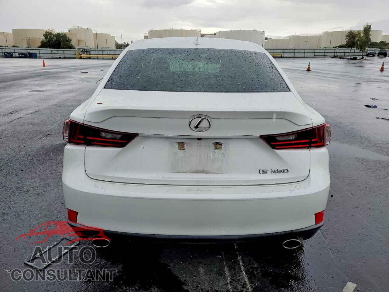 LEXUS IS 2015 - JTHBF1D22F5079013