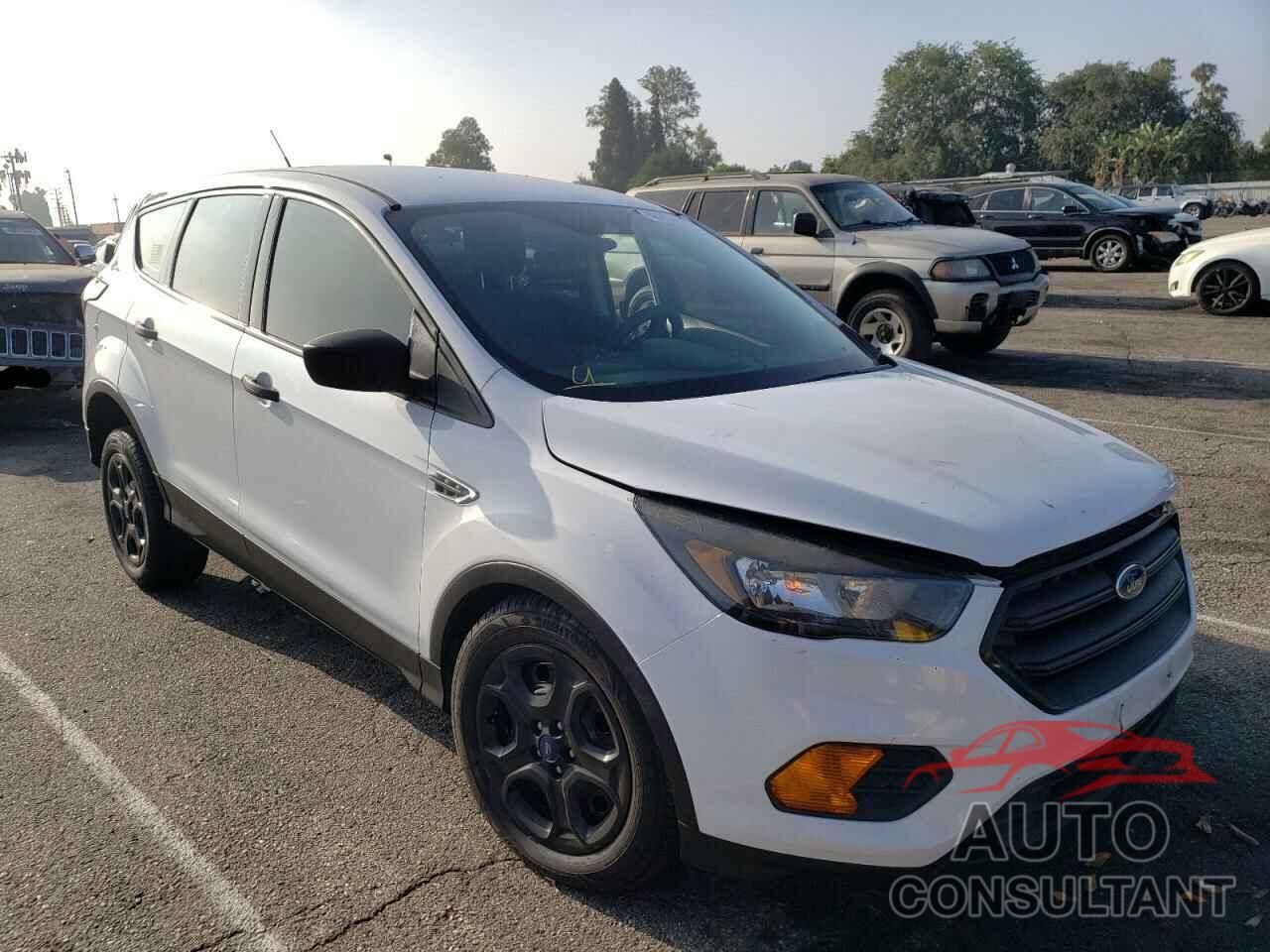 FORD ESCAPE 2018 - 1FMCU0F71JUA42446