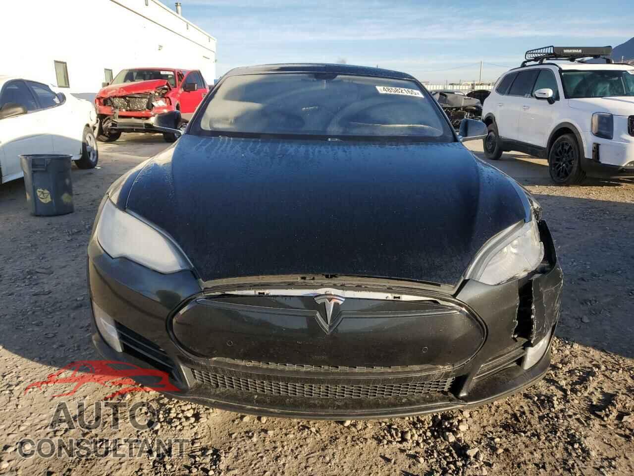 TESLA MODEL S 2013 - 5YJSA1DP4DFP21092