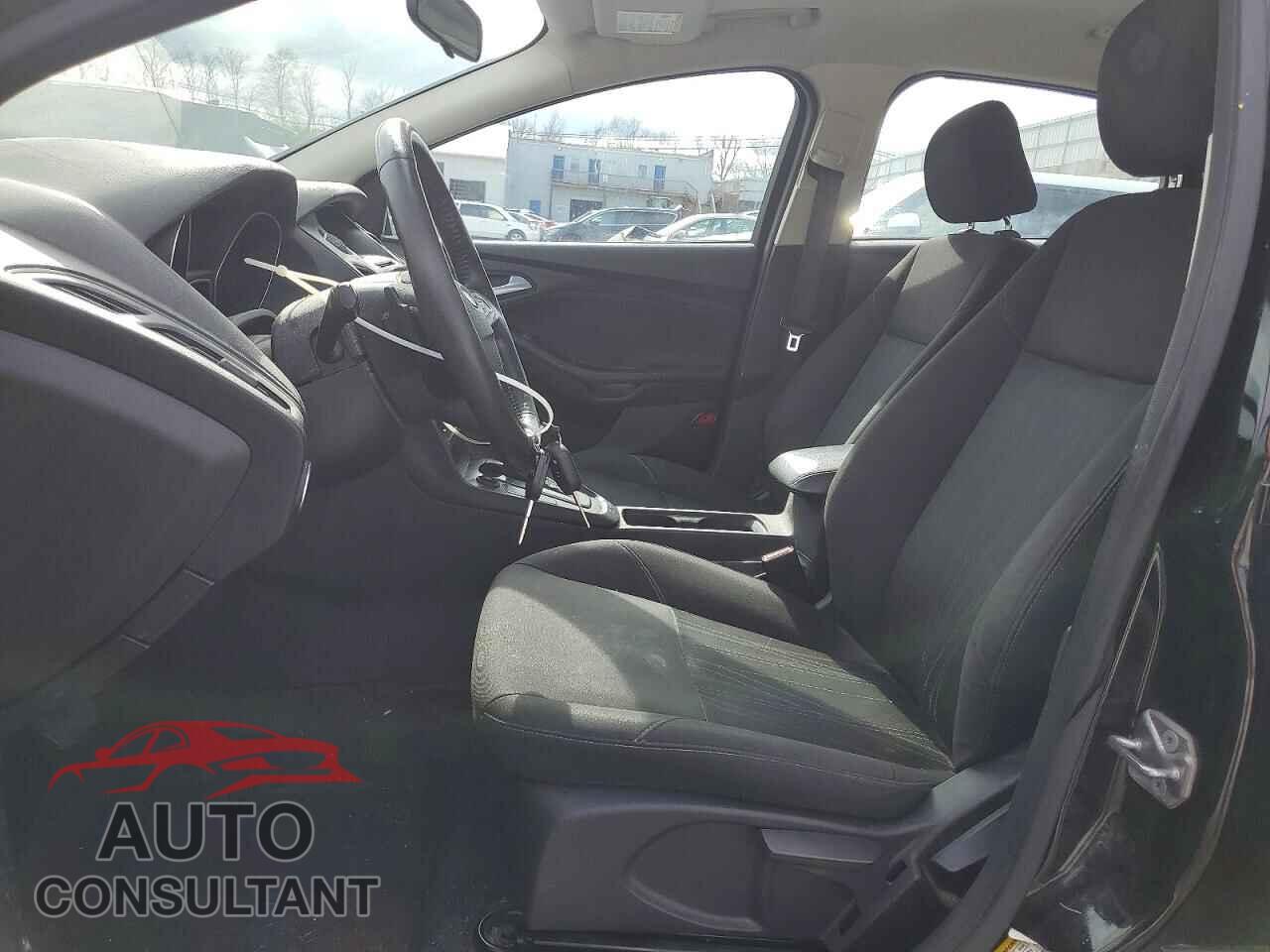FORD FOCUS 2015 - 1FADP3F27FL374271