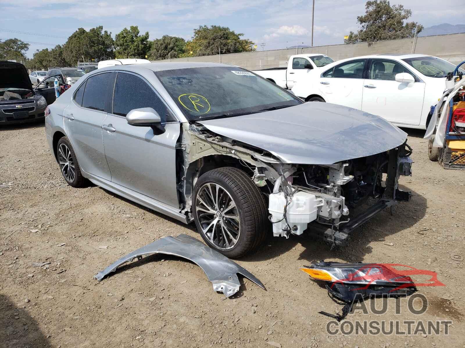 TOYOTA CAMRY 2018 - 4T1B11HKXJU576427