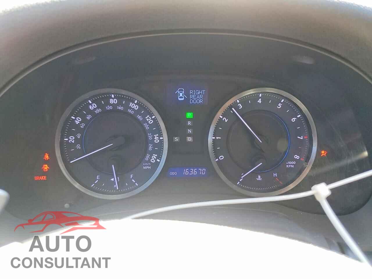 LEXUS IS 2011 - JTHCF5C26B5049455