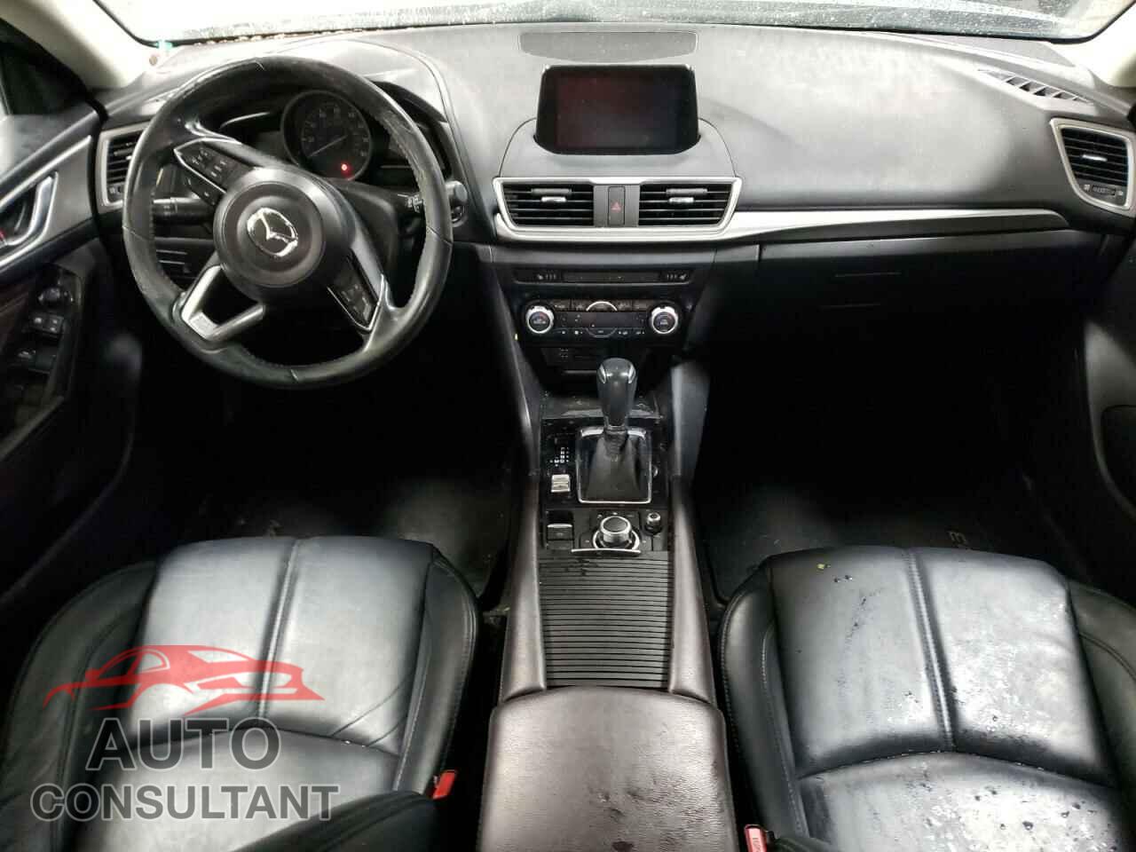 MAZDA 3 2018 - 3MZBN1V37JM186554
