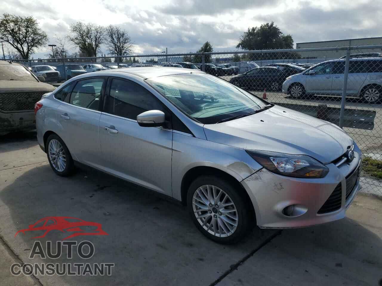 FORD FOCUS 2013 - 1FADP3J2XDL353354
