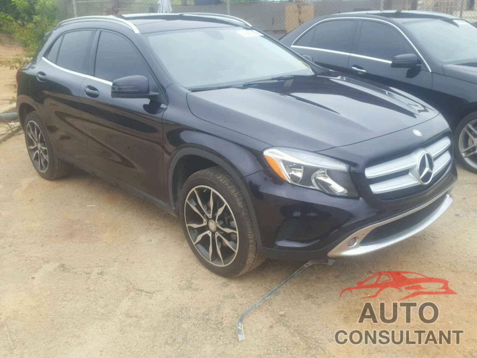 MERCEDES-BENZ GLA 250 2015 - WDCTG4EB1FJ151999