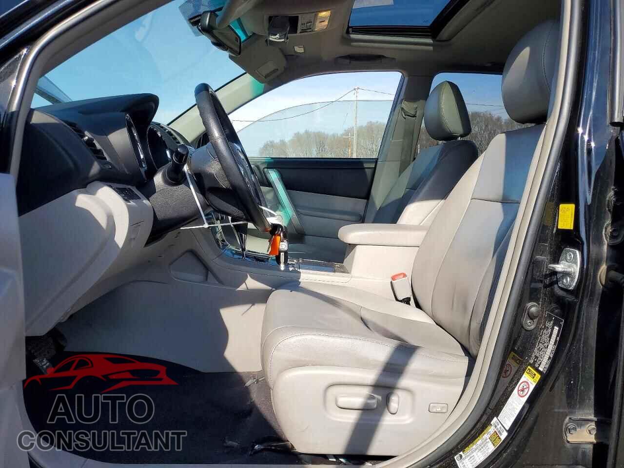 TOYOTA HIGHLANDER 2011 - 5TDBK3EH5BS049861