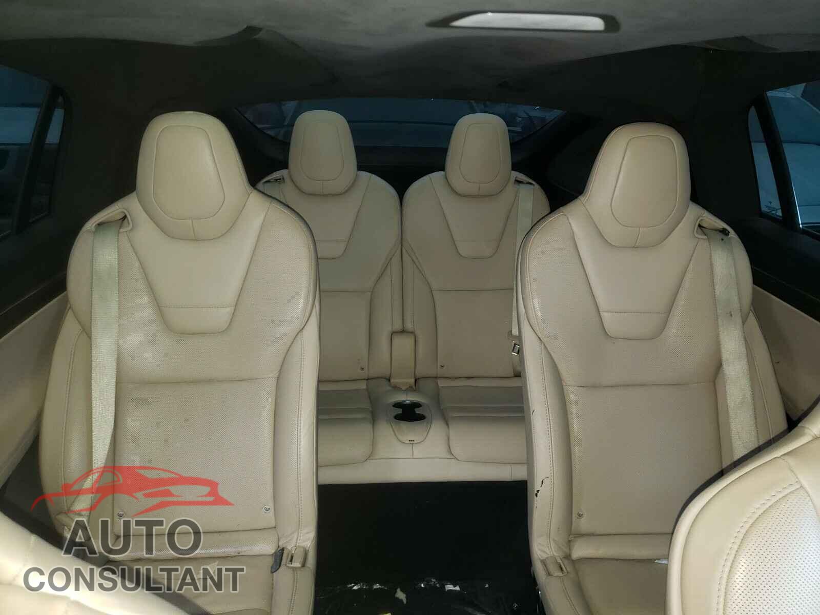 TESLA MODEL X 2016 - 5YJXCBE21GF005747
