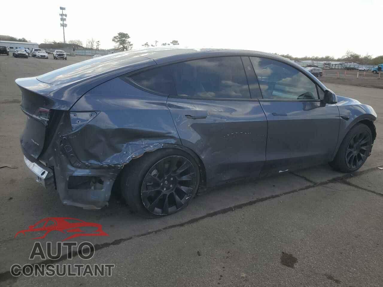 TESLA MODEL Y 2023 - 7SAYGDEE2PF892454