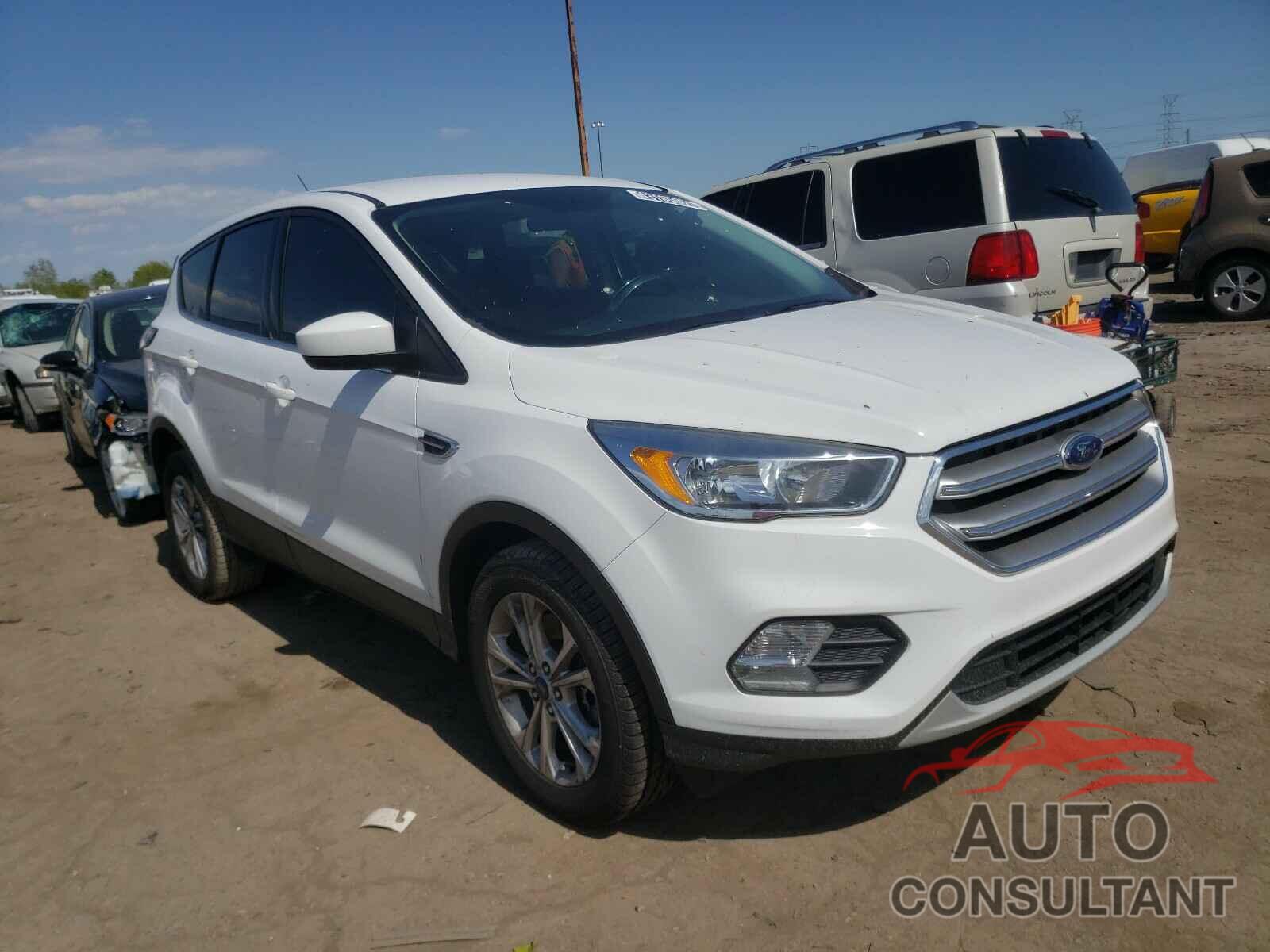 FORD ESCAPE 2017 - 1FMCU0G98HUD44858