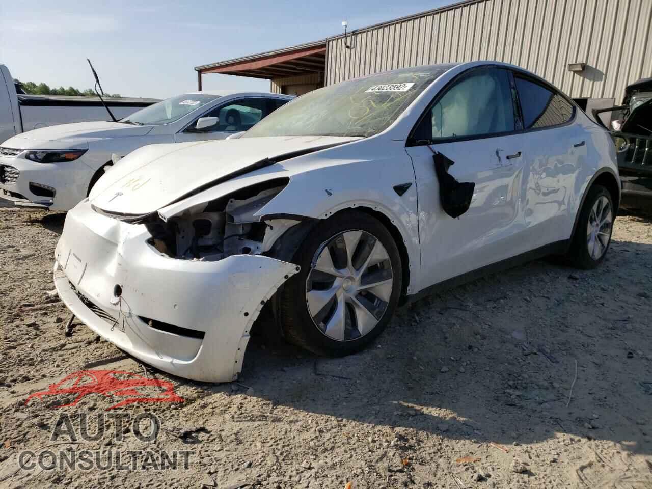 TESLA MODEL Y 2021 - 5YJYGAEEXMF254038