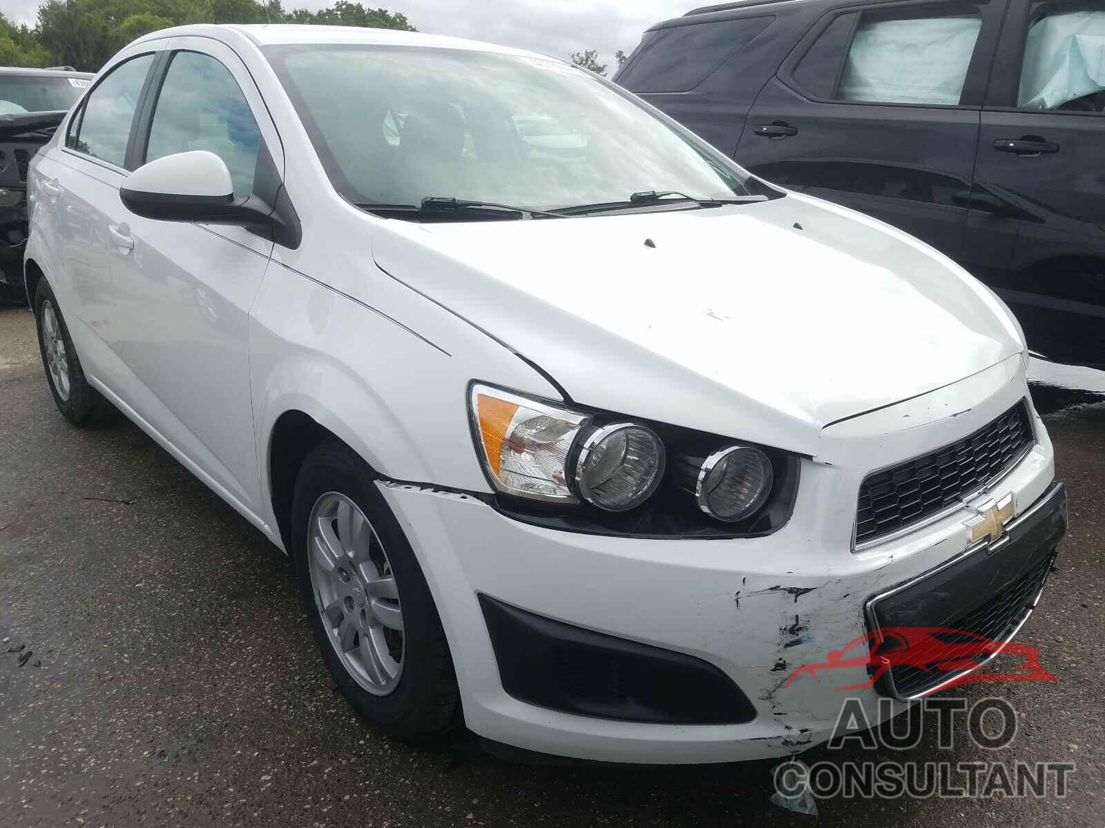 CHEVROLET SONIC 2016 - 1G1JC5SH3G4102769