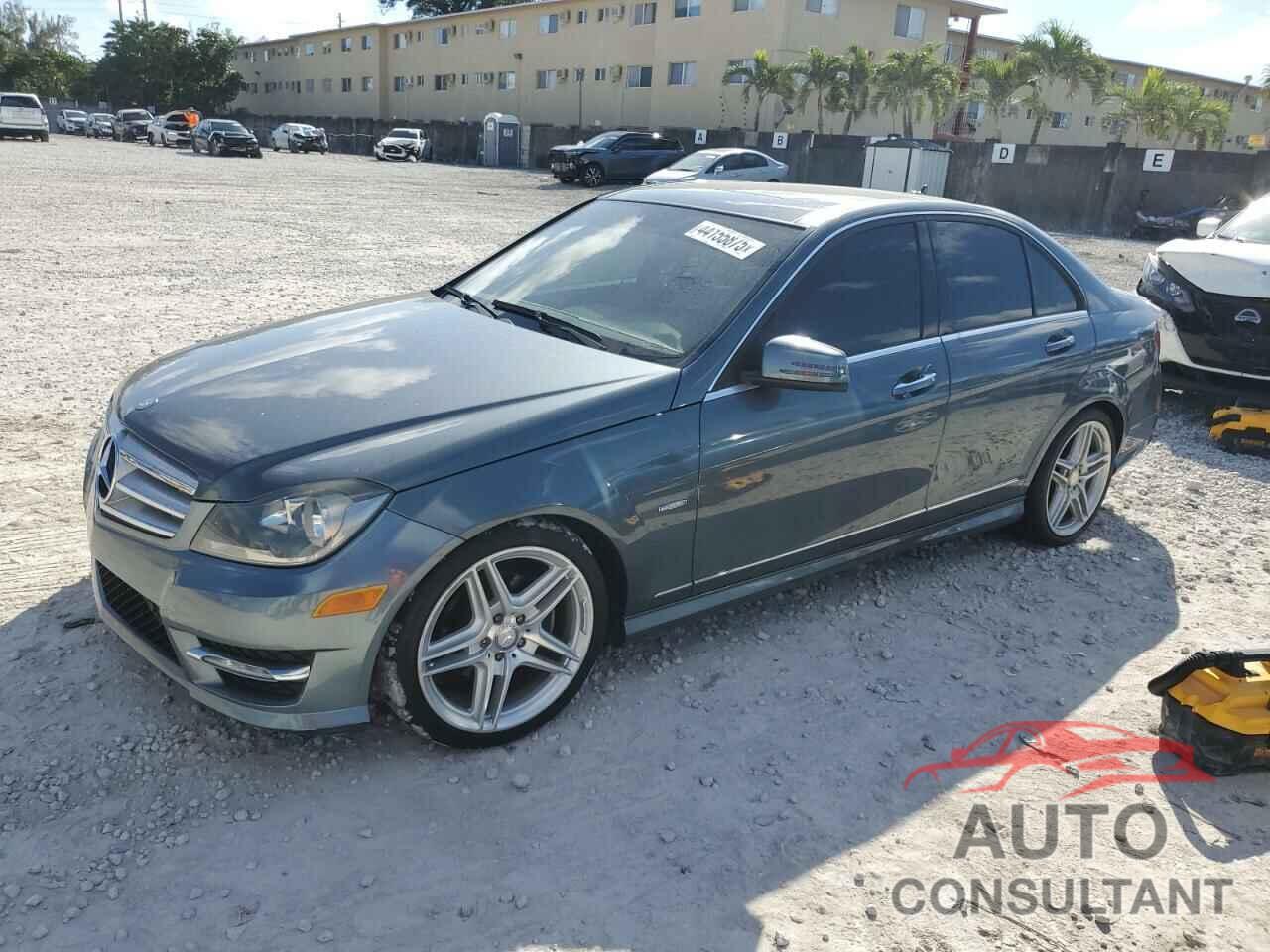 MERCEDES-BENZ C-CLASS 2012 - WDDGF4HB5CR214577