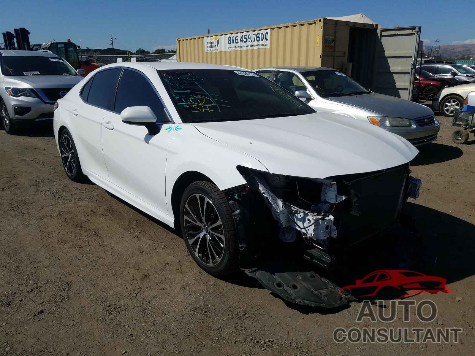 TOYOTA CAMRY 2018 - 4T1B11HK4JU137739