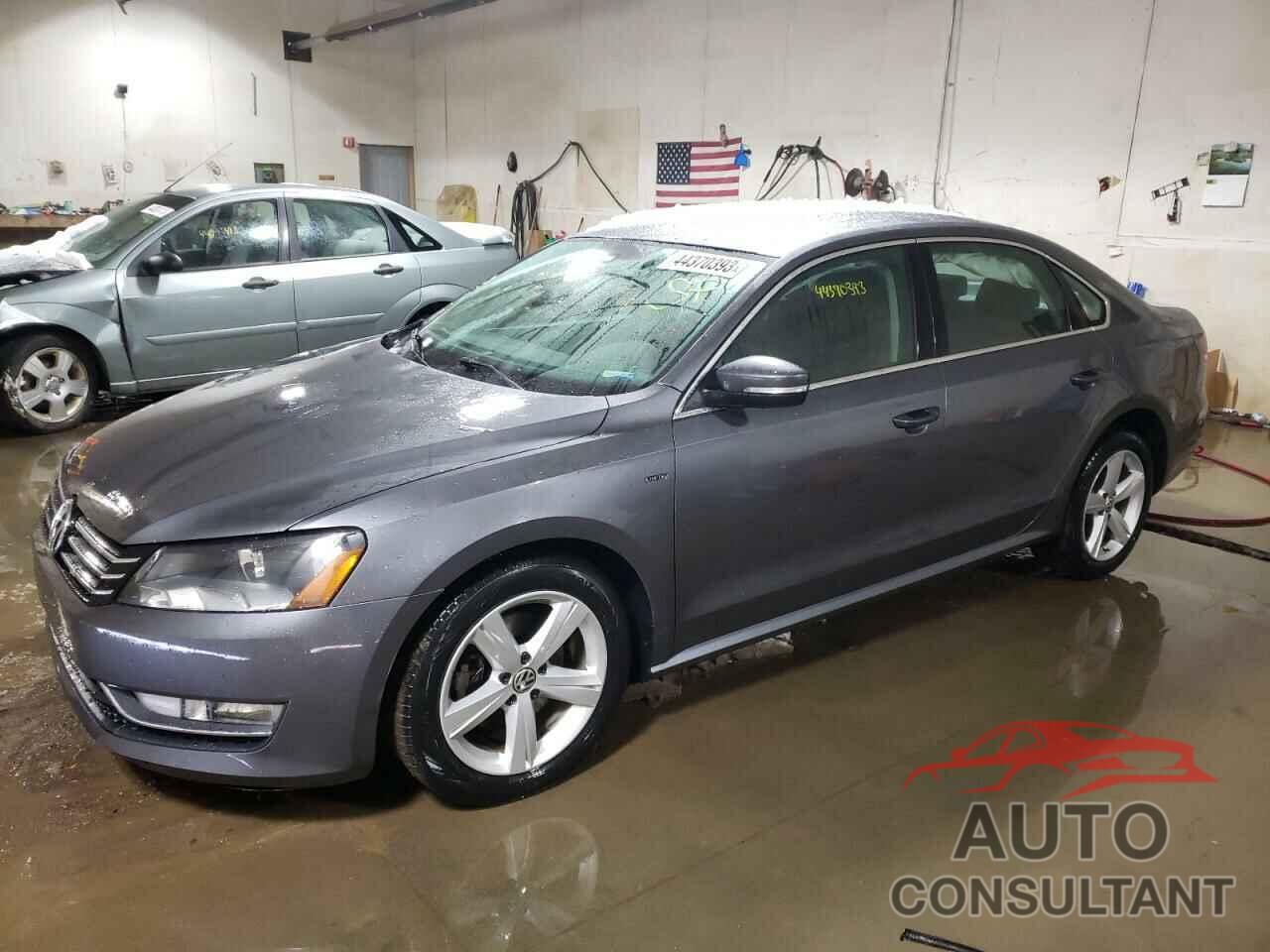 VOLKSWAGEN PASSAT 2015 - 1VWAS7A32FC120290