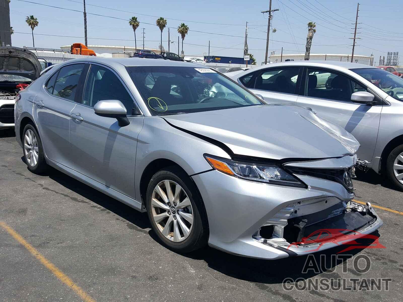 TOYOTA CAMRY 2018 - 4T1B11HK8JU011111