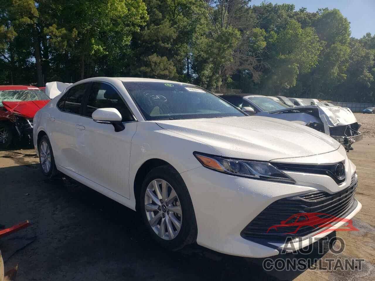 TOYOTA CAMRY 2018 - 4T1B11HK5JU013611