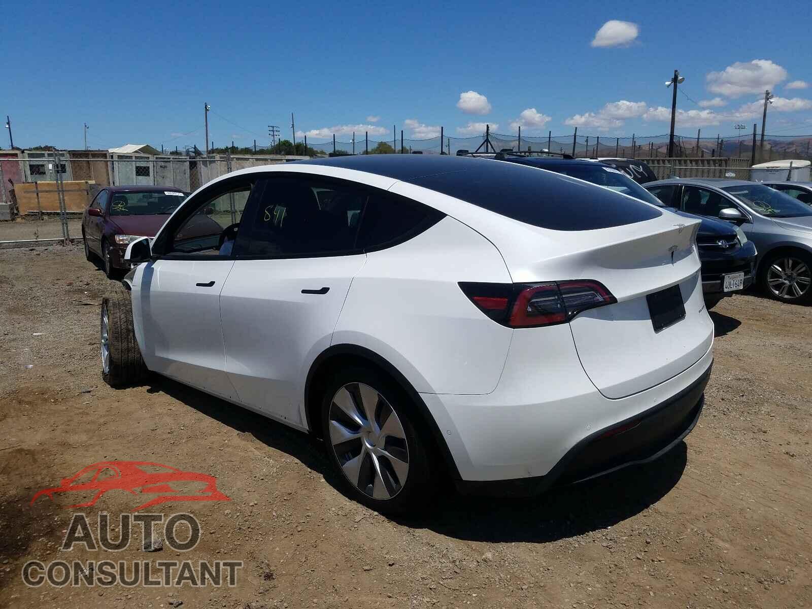 TESLA MODEL Y 2021 - 5YJYGDEE2MF150239