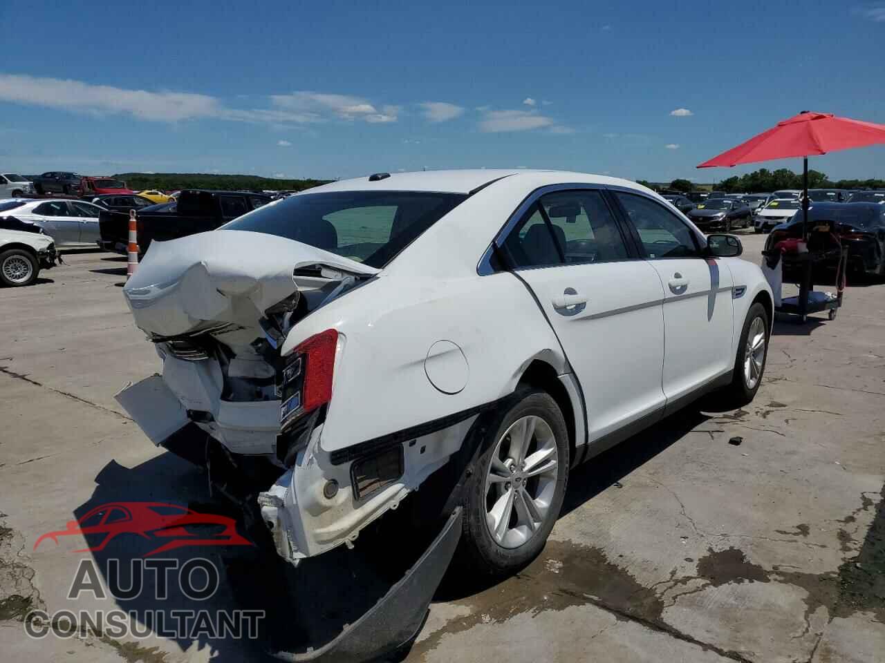 FORD TAURUS 2017 - 1FAHP2E80HG138963