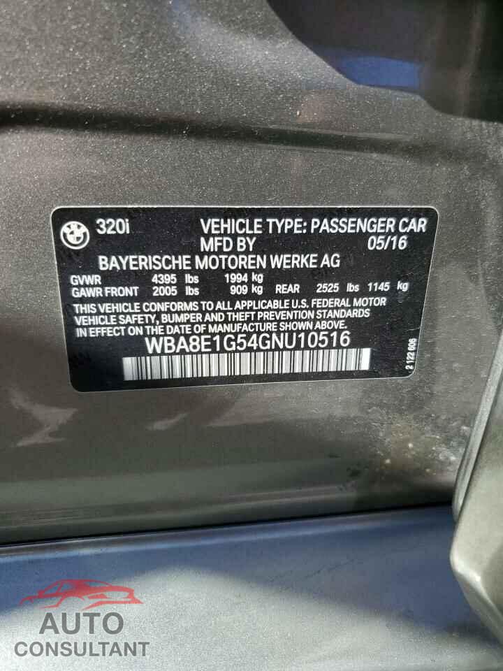 BMW 3 SERIES 2016 - WBA8E1G54GNU10516
