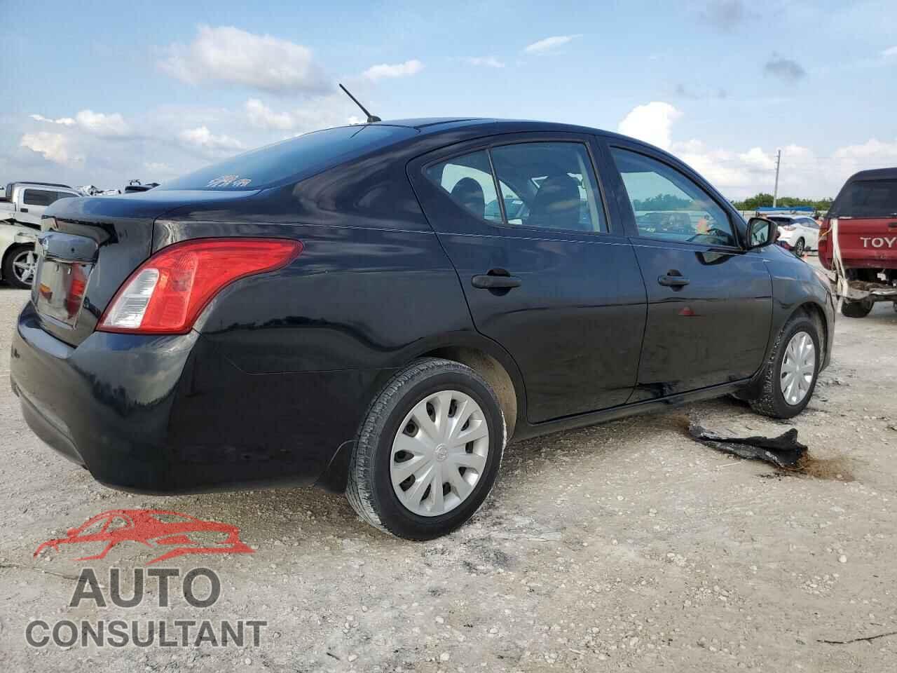 NISSAN VERSA 2017 - 3N1CN7AP1HL855228