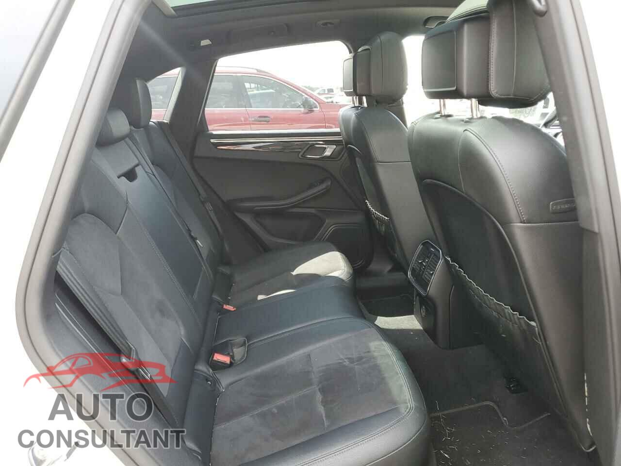 PORSCHE MACAN 2018 - WP1AA2A52JLB04074