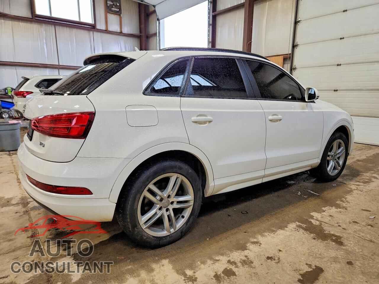 AUDI Q3 2017 - WA1BCCFS7HR010889