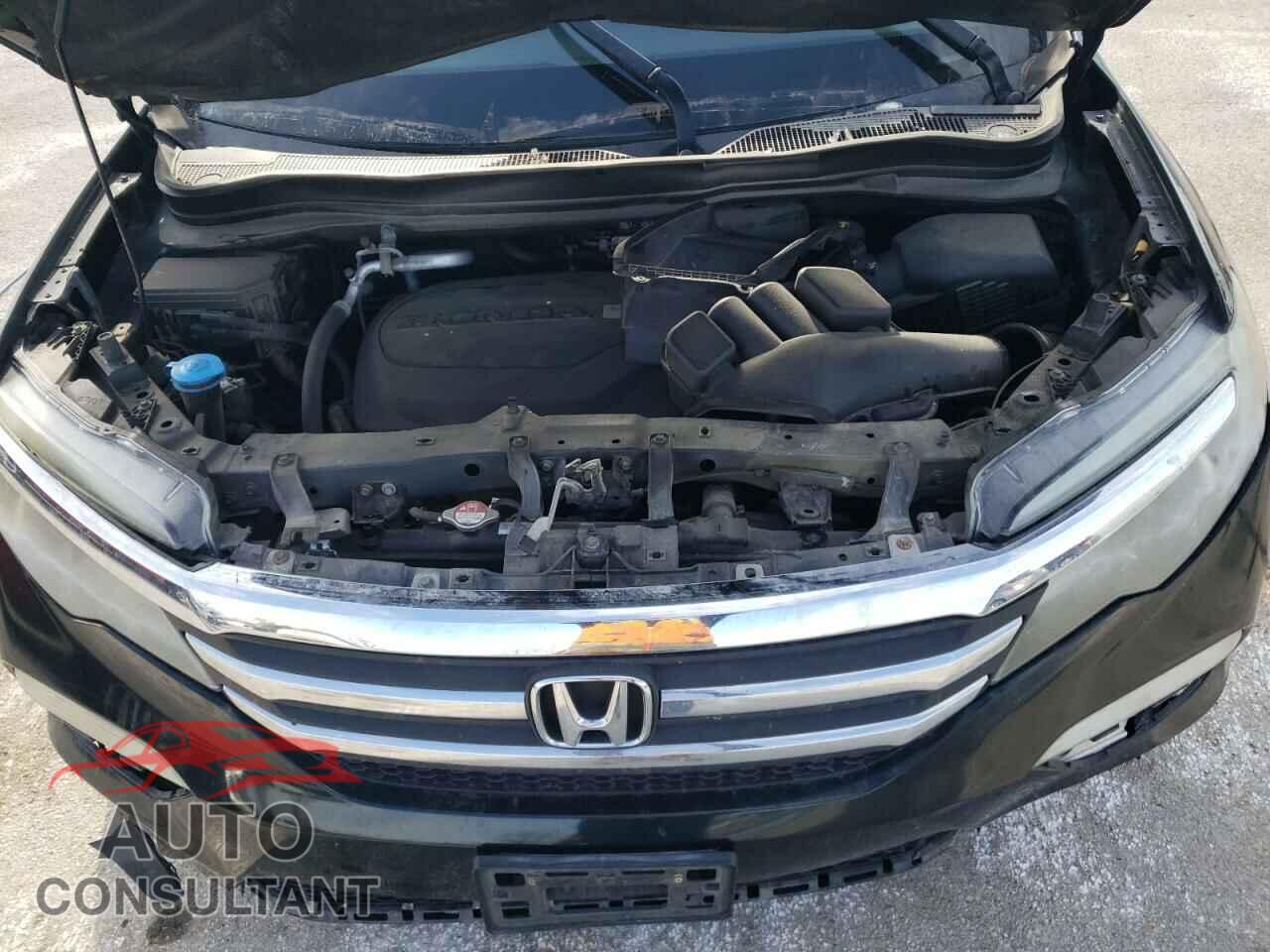HONDA PILOT 2017 - 5FNYF6H56HB008475