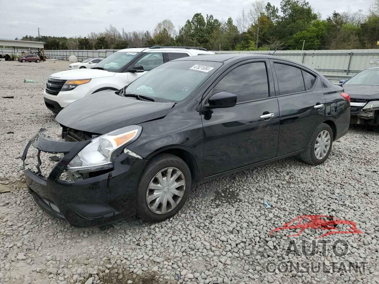 NISSAN VERSA 2019 - 3N1CN7AP1KL824469