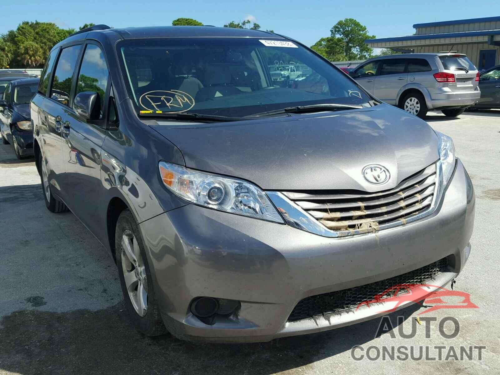 TOYOTA SIENNA LE 2015 - 5TDKK3DC0FS592658