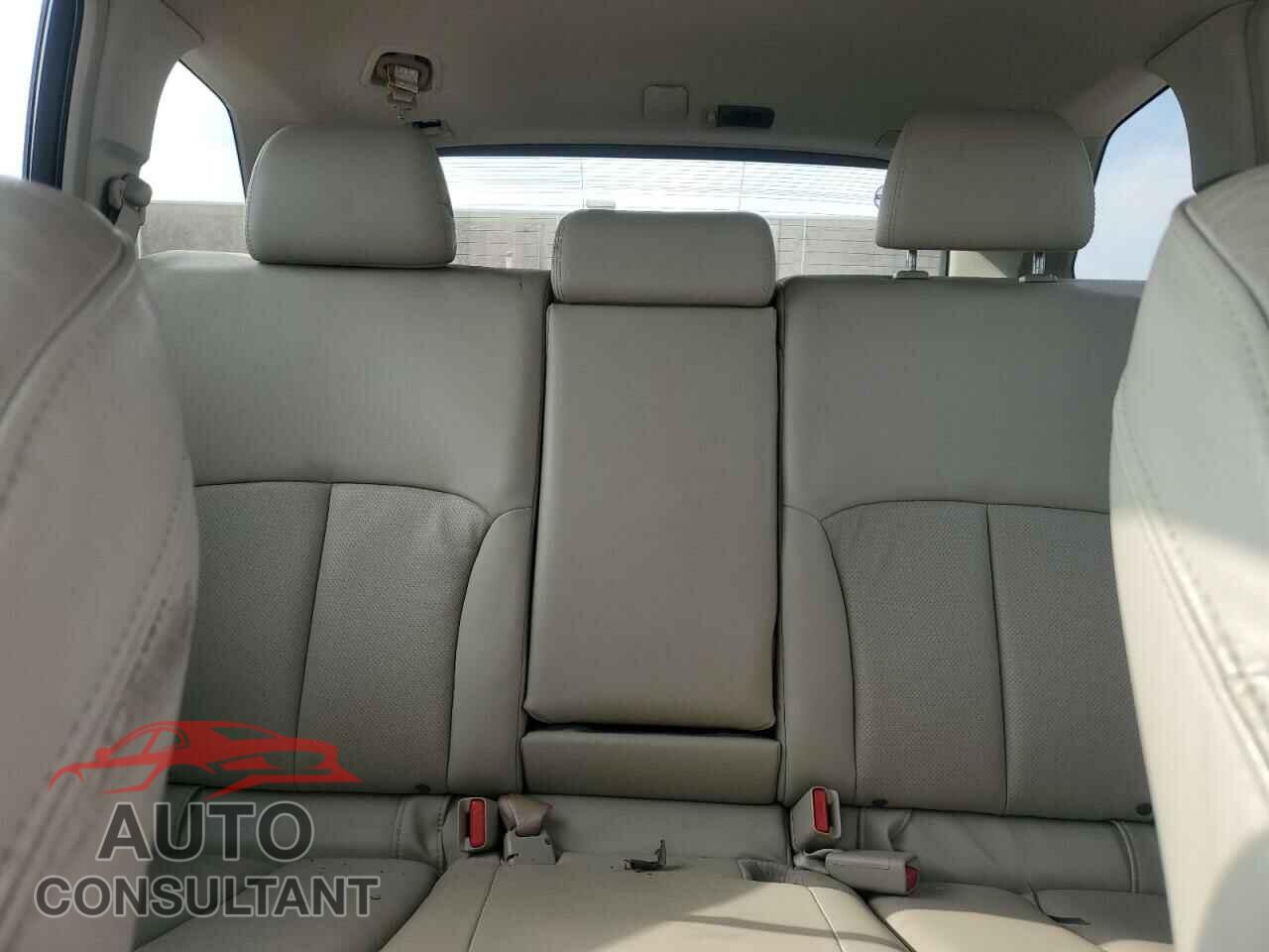 SUBARU OUTBACK 2011 - 4S4BRBKC6B3322544