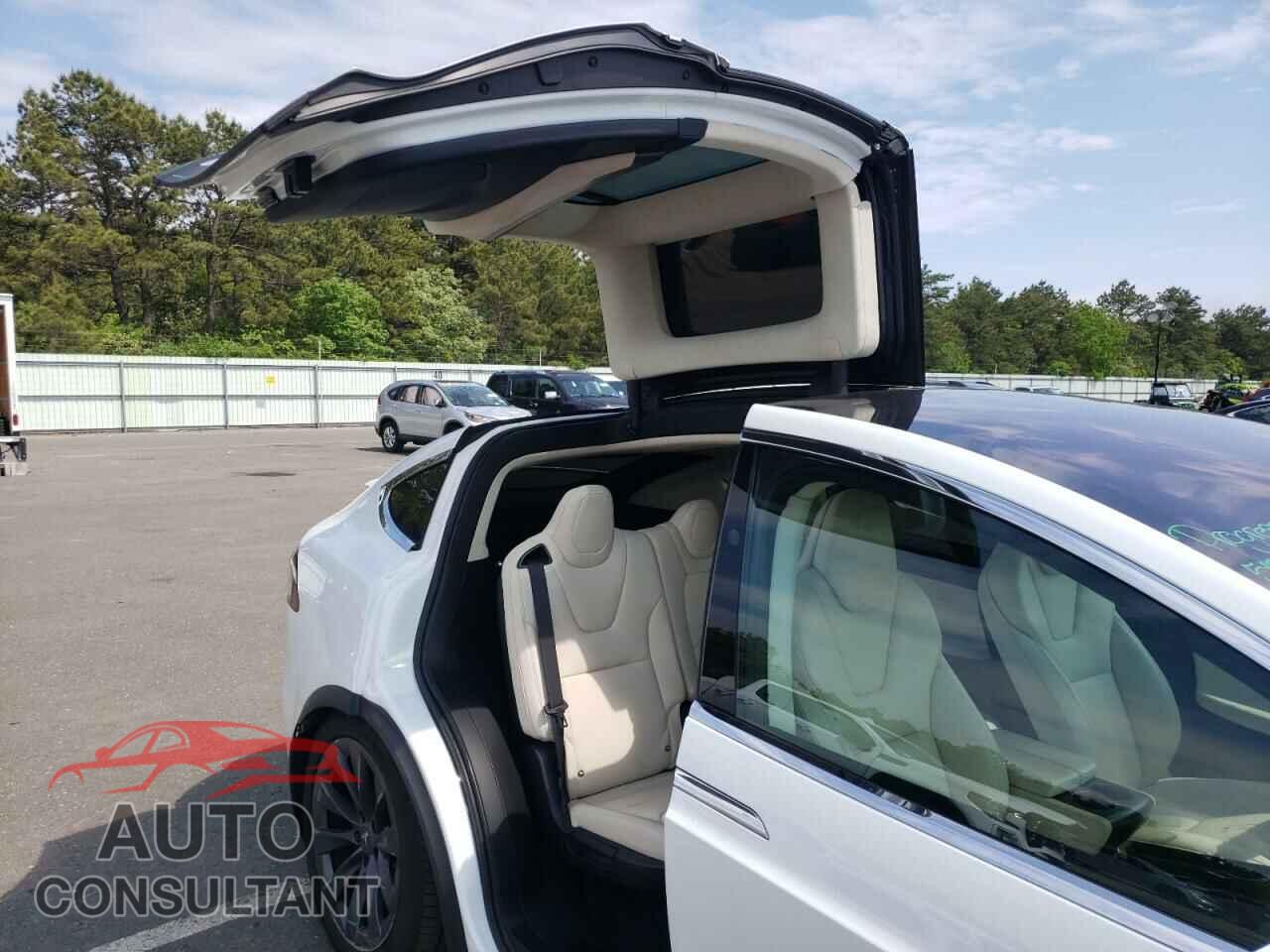 TESLA MODEL X 2018 - 5YJXCDE27JF109632