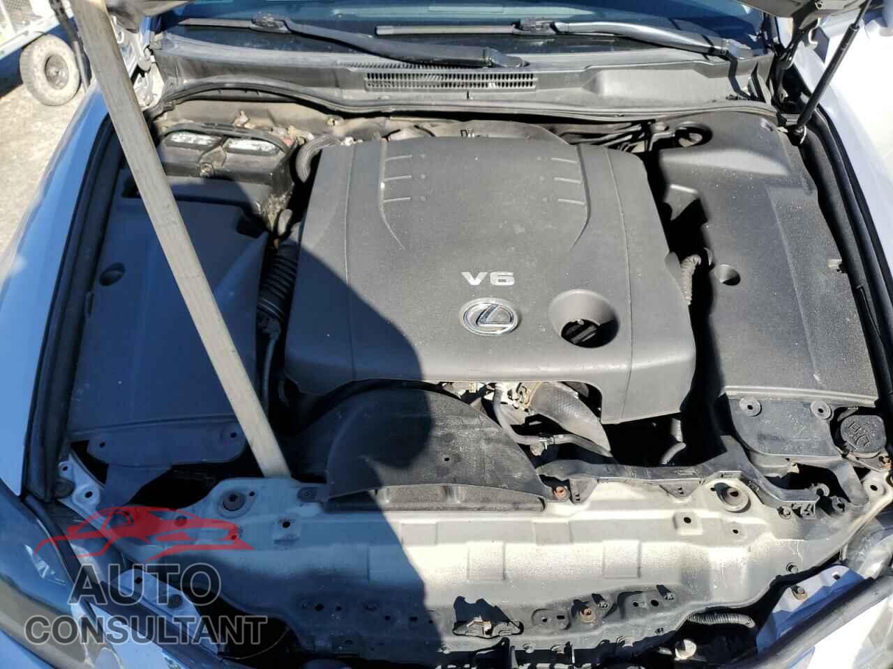 LEXUS IS 2011 - JTHCF5C26B5044837