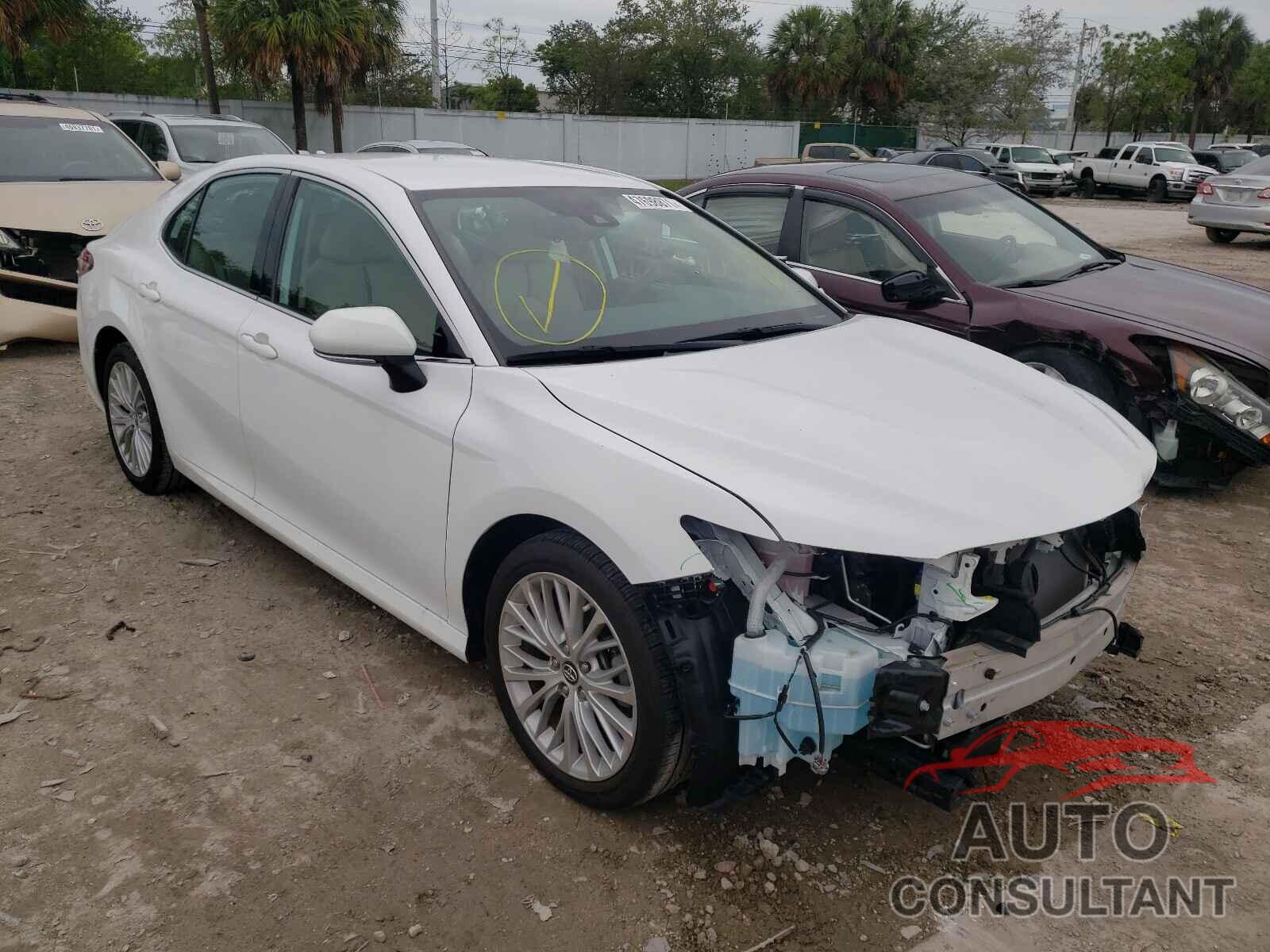 TOYOTA CAMRY 2019 - 4T1B11HK8KU784694