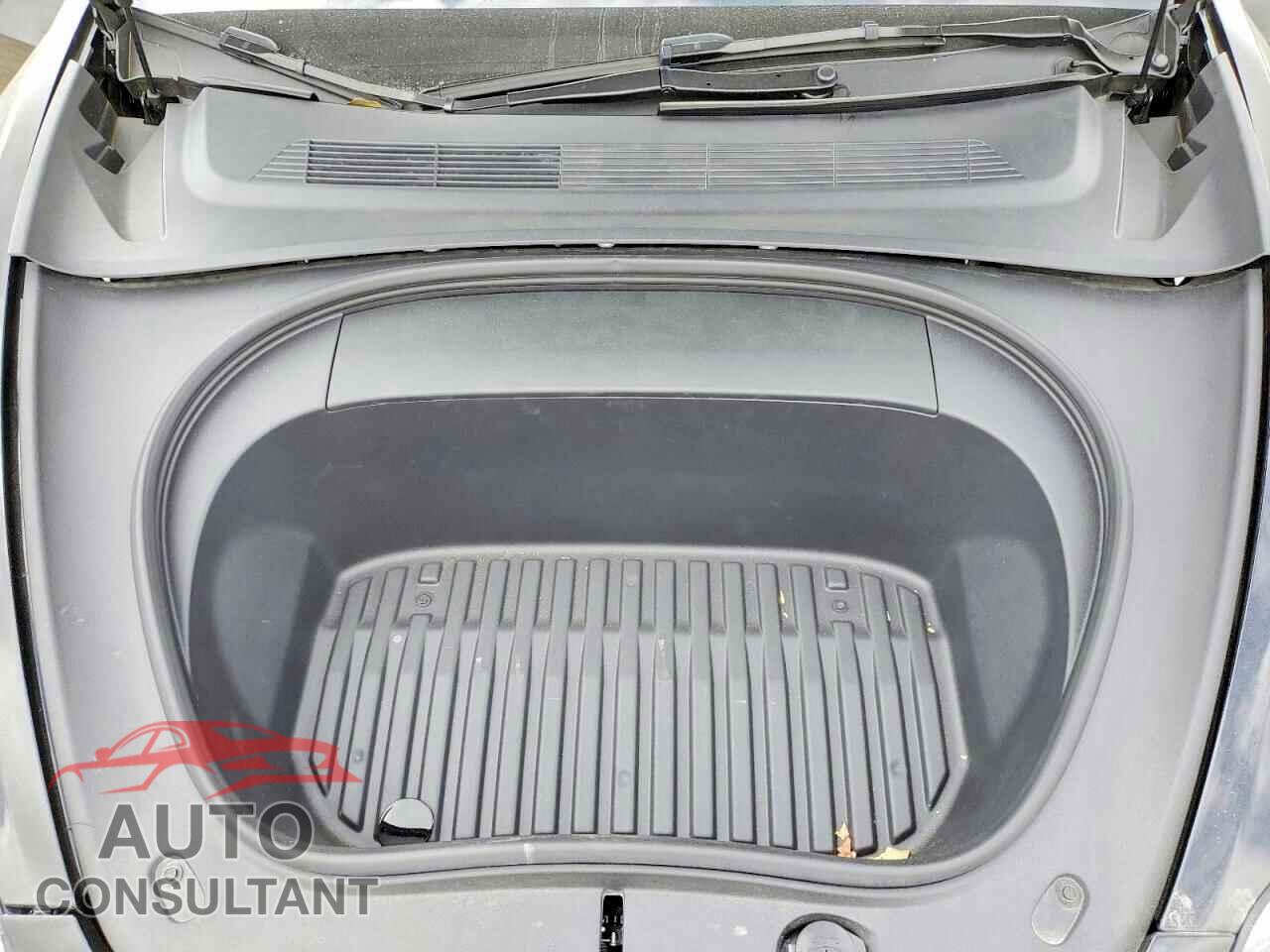 TESLA MODEL 3 2024 - 5YJ3E1EA0RF744718