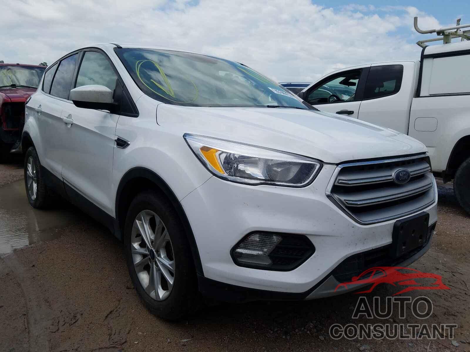 FORD ESCAPE 2017 - 1FMCU0GD2HUA62283