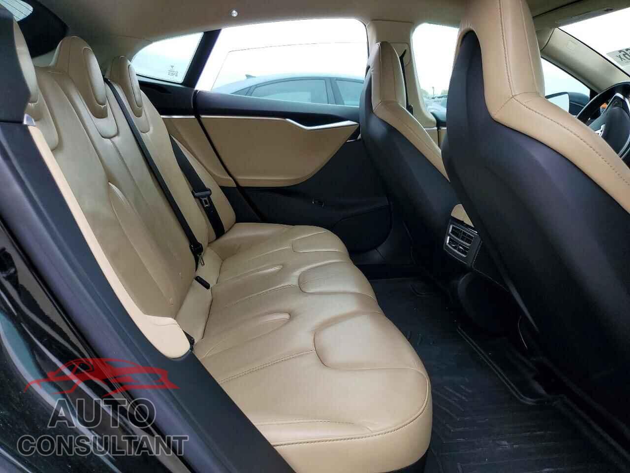 TESLA MODEL S 2013 - 5YJSA1CN6DFP26679