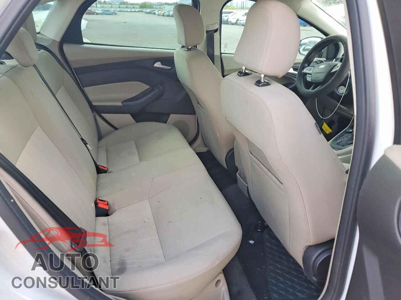 FORD FOCUS 2017 - 1FADP3FE7HL277617